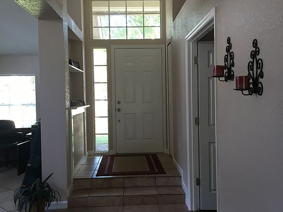 5th image of 414 Country Wood Cir