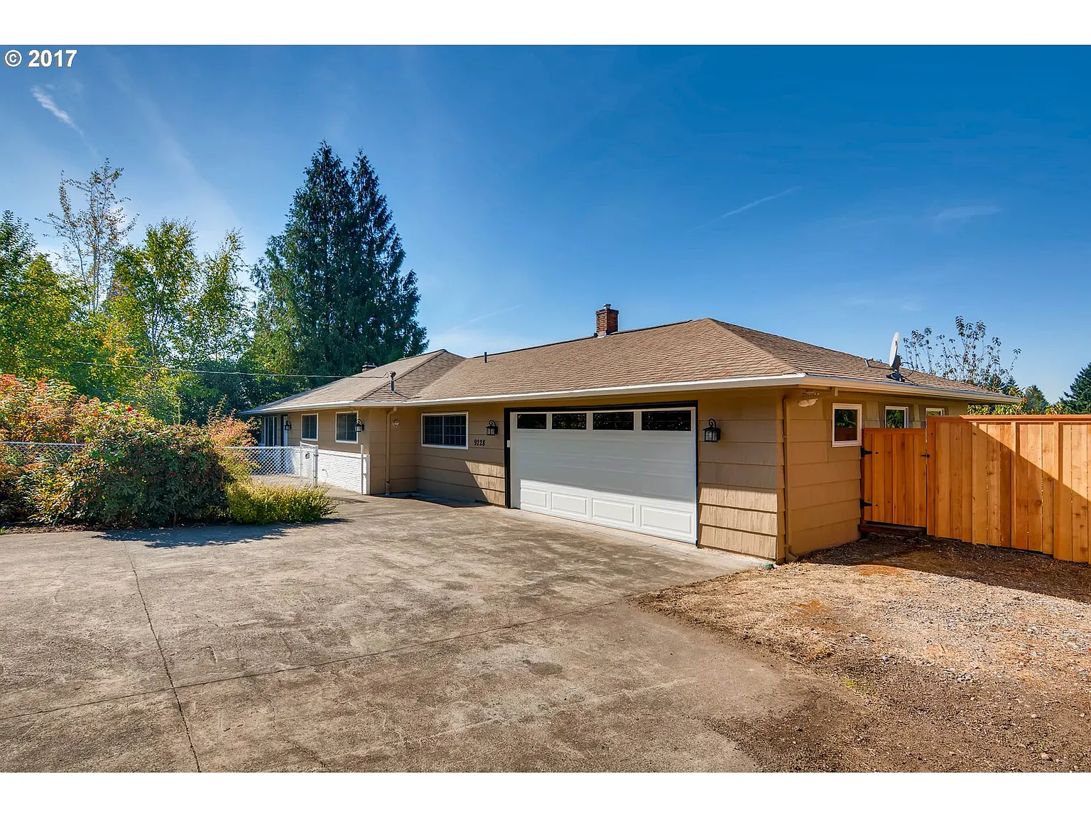 9228 NW Leahy Rd photo 1