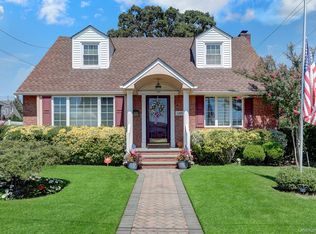 1188 New York Ave, Franklin Square, NY 11010