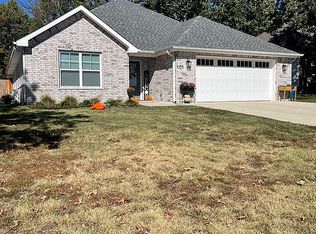 101 Victoria Ln, Carl Junction, MO 64834