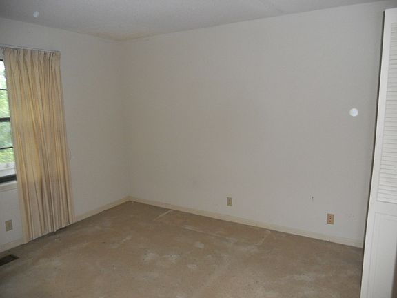4th image of 1109 Deesport St APT D