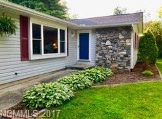 123 Underhill Rd, Hendersonville, NC 28792