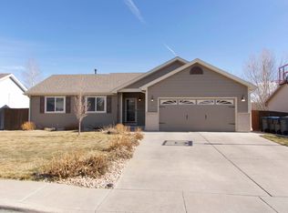 811 Colonial Dr, Cheyenne, WY 82001