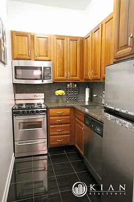 Rented by Kian Realty | media 9