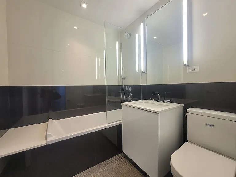 666 W End Ave #20AB — Photo 5