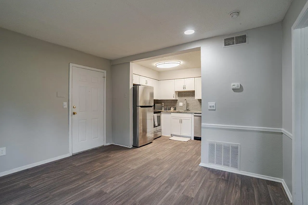 The Waterford Apartment Homes — Photo 3