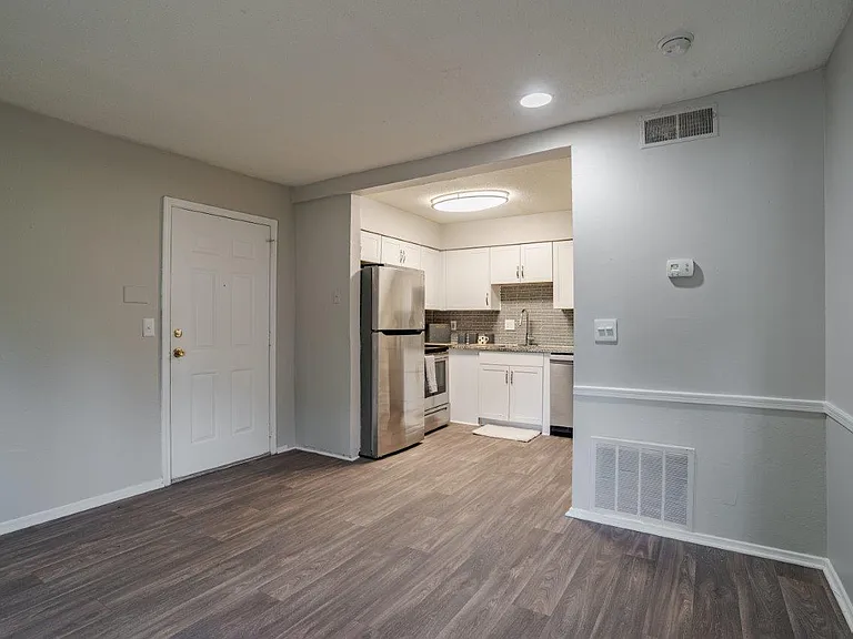 The Waterford Apartment Homes — Photo 3