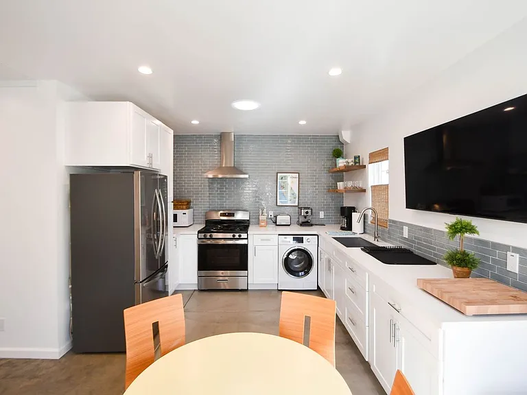 6235 W 83rd Pl — Photo 3