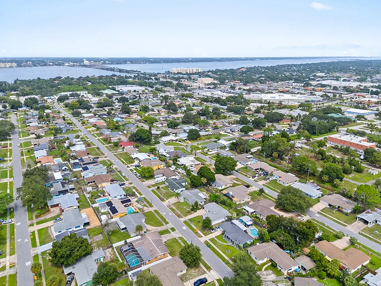 250 Carib Dr — Photo 17