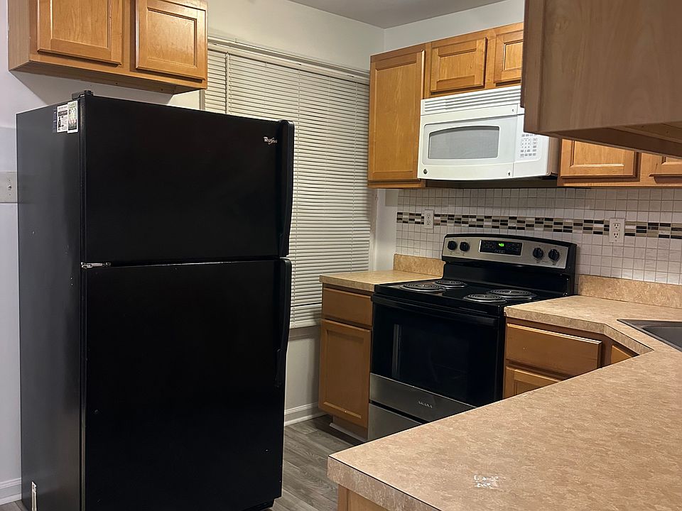1st image of 22 Sandybrooke Dr #22
