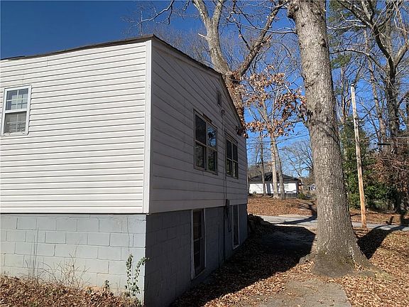 5th image of 1762 Hadlock St SW