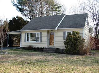 22 Charlene Ct, North Kingstown, RI 02852