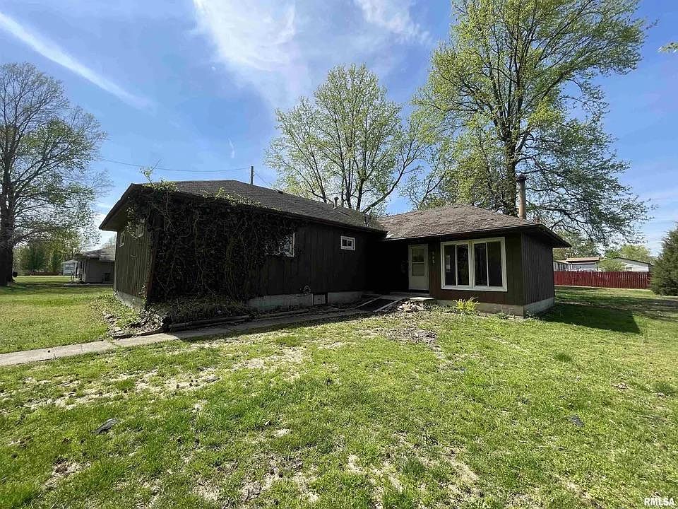 205 Vaux St, Zeigler, IL 62999 Zillow