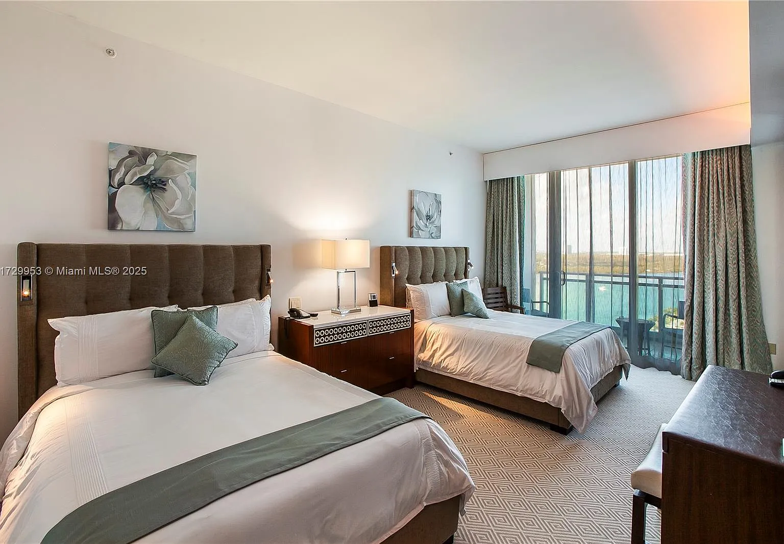 10295 Collins Ave Hotel C — Photo 2