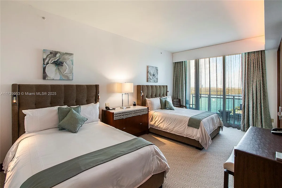 Building Photo - 10295 Collins Ave #1612