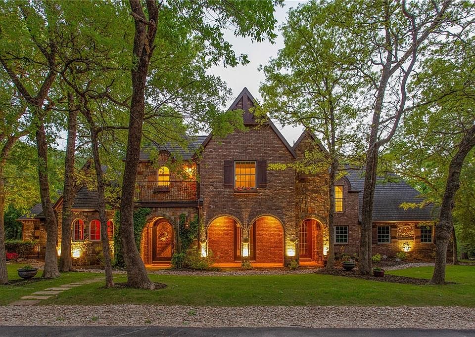 1st image of 6940 Red Bud Dr