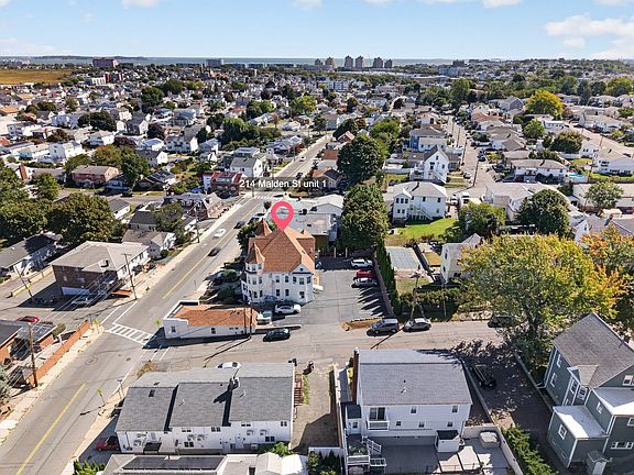4th image of 214 Malden St APT 1