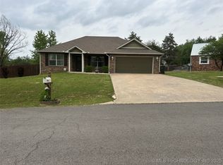 612 W Hickory Ave, Fort Gibson, OK 74434