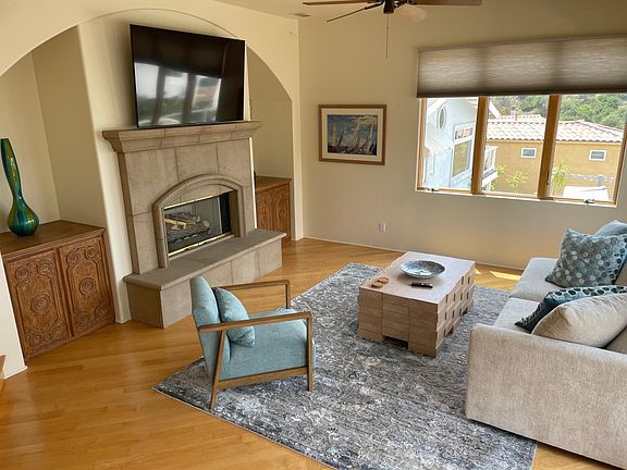 Living Room with White Water Views of Moonlight Beach