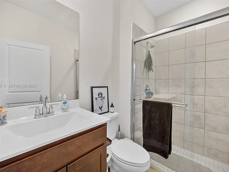 826 SE 17th St — Photo 15