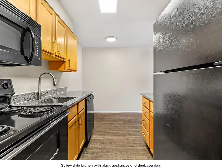 Bellaire Apartment Homes — Photo 8