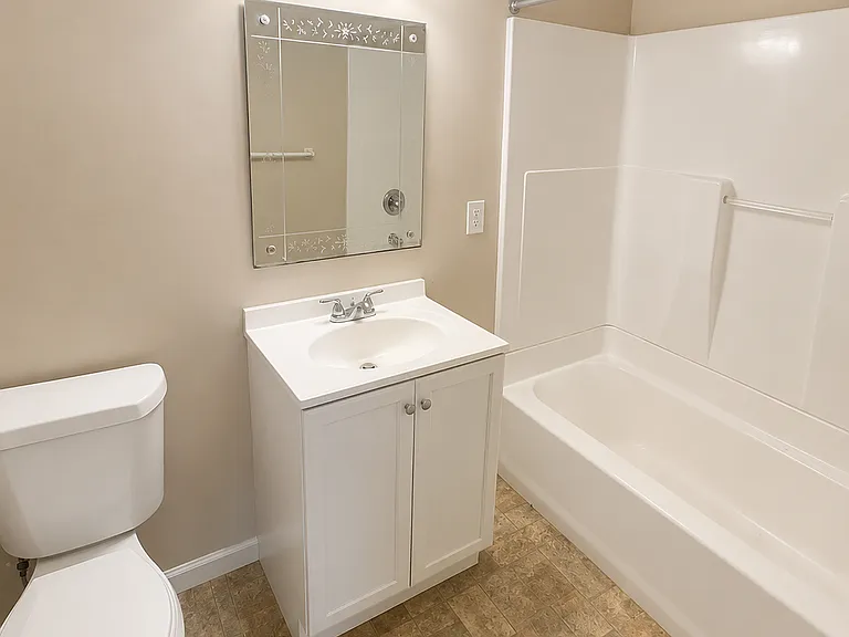 532 Main St #11 — Photo 4