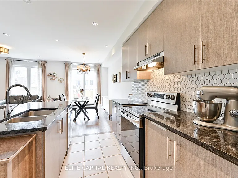 65 Seedling Cres — Photo 15