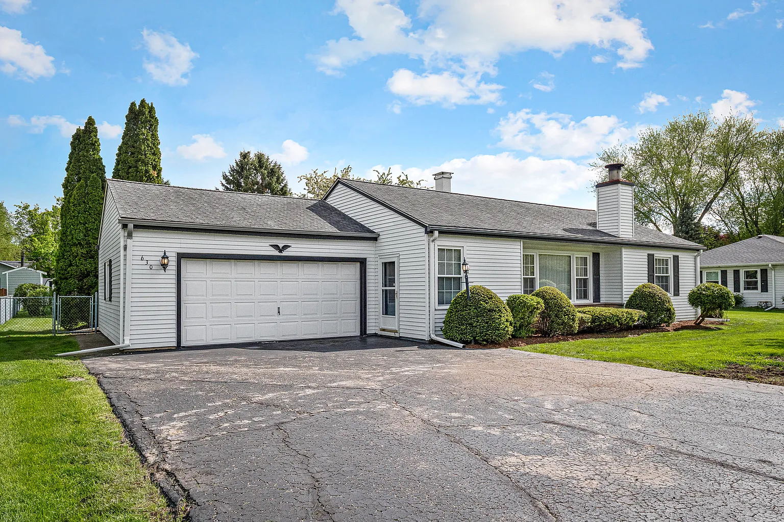 630 Barrington Ave photo 1