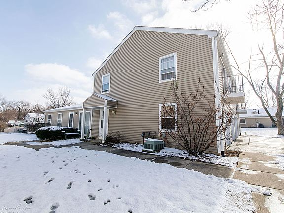 3rd image of 120 Foxhill Ct Unit A