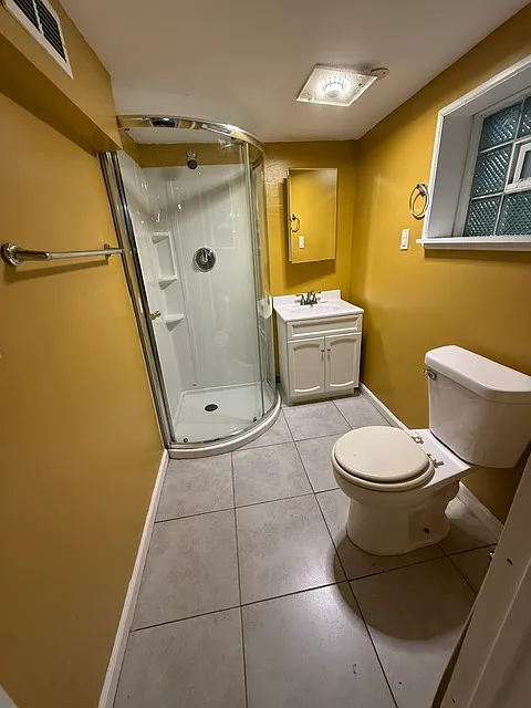 3 bed, 1200 sqft, $1,900 — Photo 4