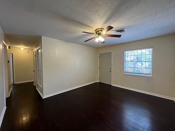 3rd image of 1303 Redondo Dr