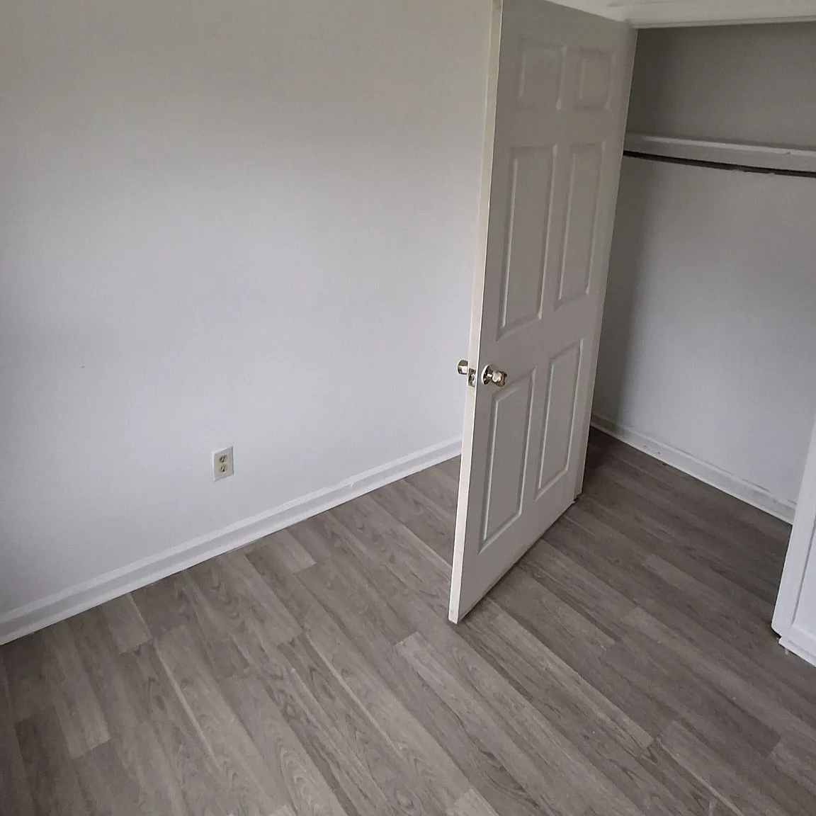 3 bed, 900 sqft, $1,100 — Photo 4