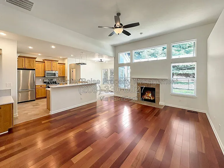 650 E Whitney Ct — Photo 3