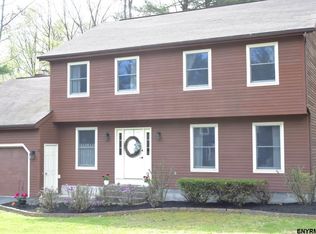 5 Siena Dr, Halfmoon, NY 12065