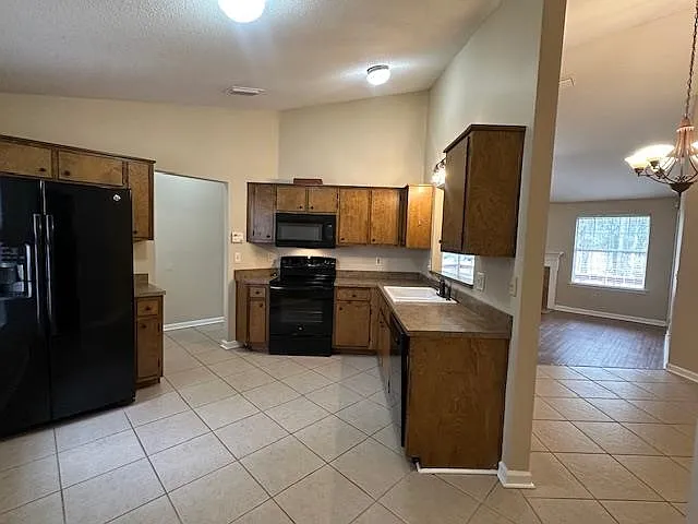 1719 Folkstone Rd — Photo 9