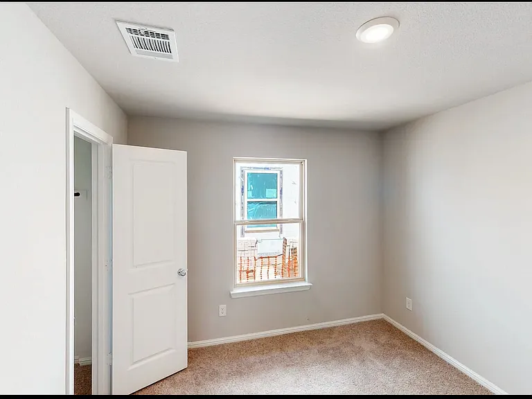 1101 La Esperanza Dr — Photo 3