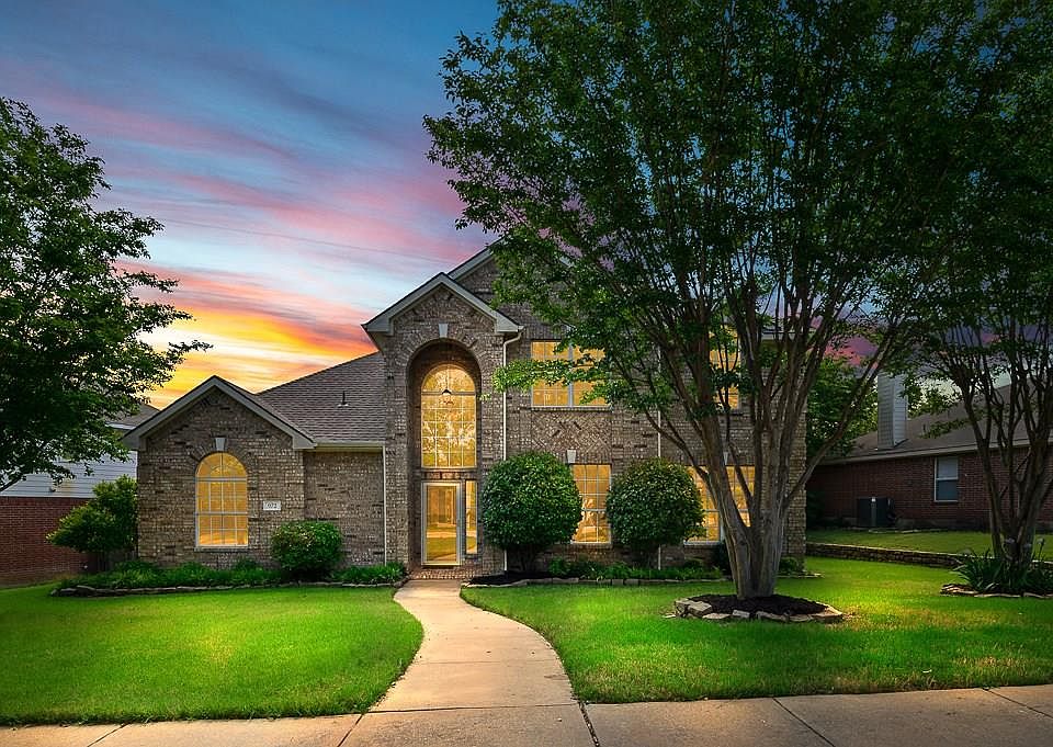 1st image of 972 Dogwood Ln