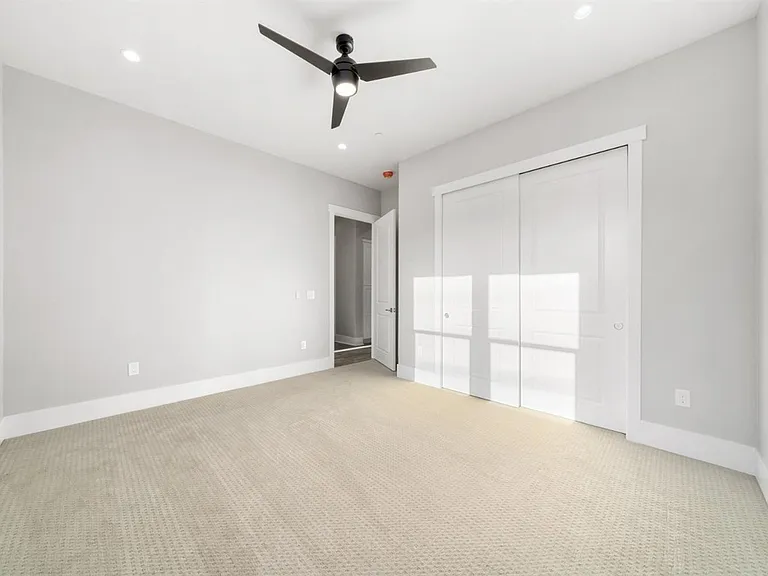 1130 Jonas Ave — Photo 38