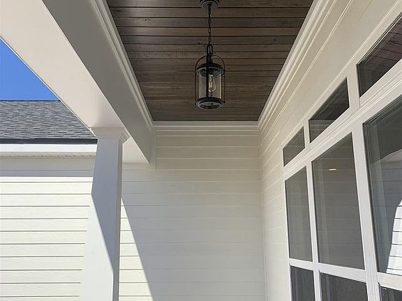3rd image of 73 Brooks Dr