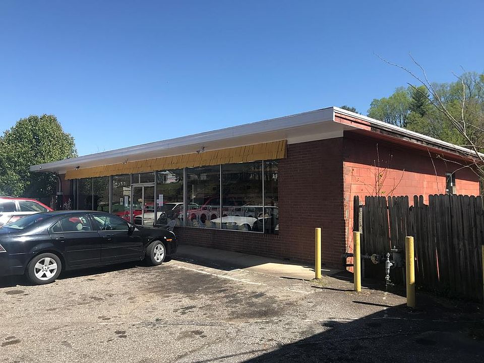 1st image of 511 W Main St