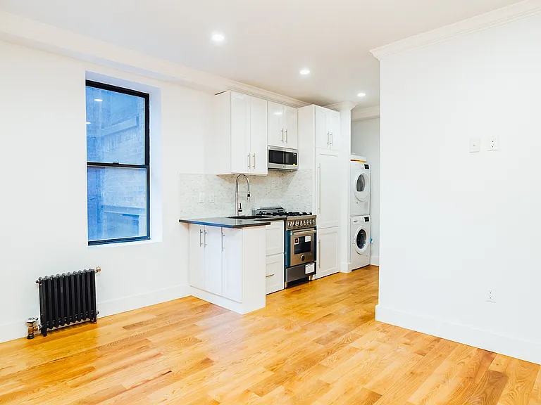 260 Washington Ave #B5 — Photo 2