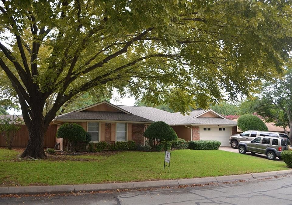1st image of 2818 Bonneville Dr