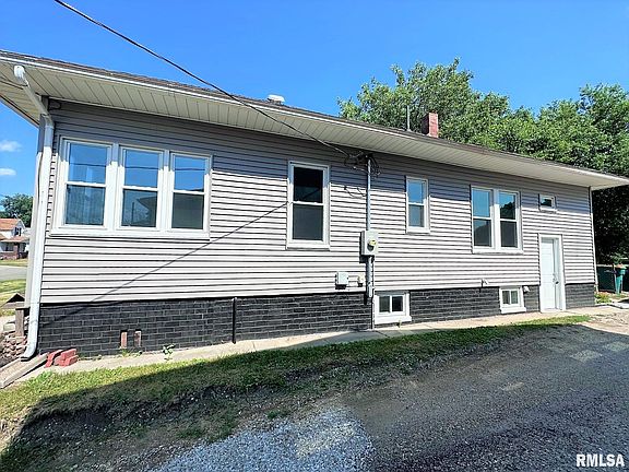 3rd image of 1422 E Losey St
