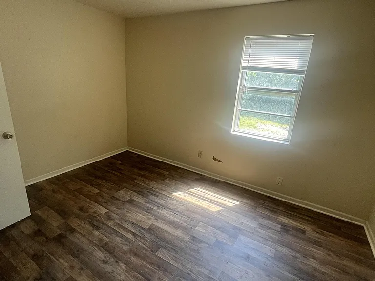 515 Laurel St #B — Photo 8