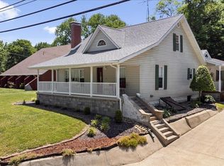 1520 N Cherry St, Mount Carmel, IL 62863