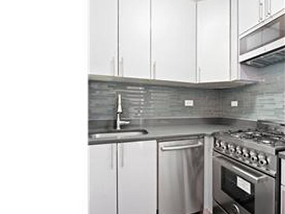 2nd image of 238 E 55th St #3B