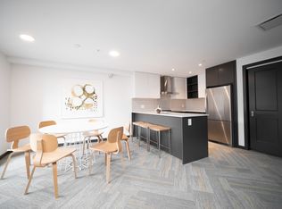154 E 18th St #C2, North Vancouver, BC