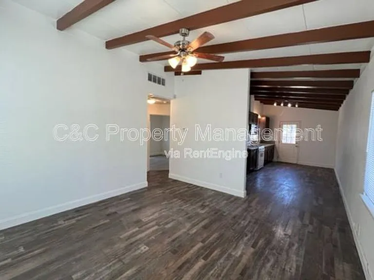 2119 E Griffith Way — Photo 4