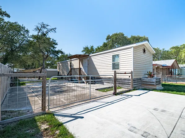 11 Sandra, Rockport, TX 78382