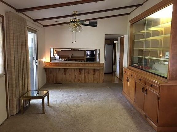 4th image of 2835 La Quinta Dr